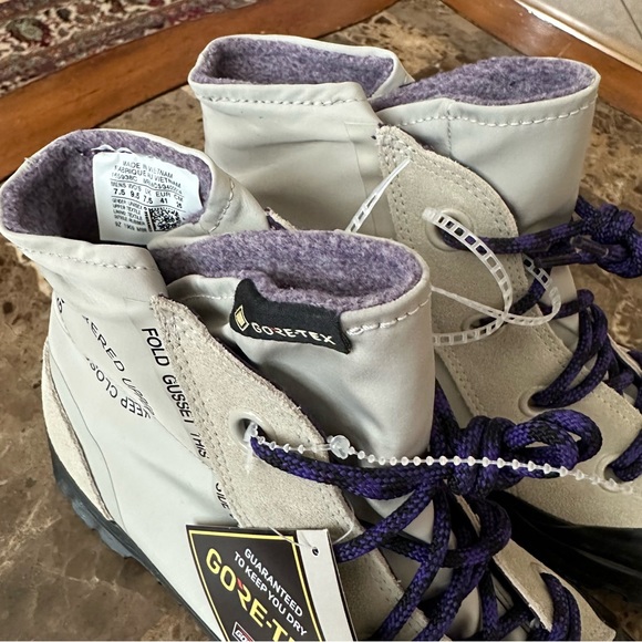 Authentic Converse Gore-Tex Unisex Boots - Picture 8 of 14